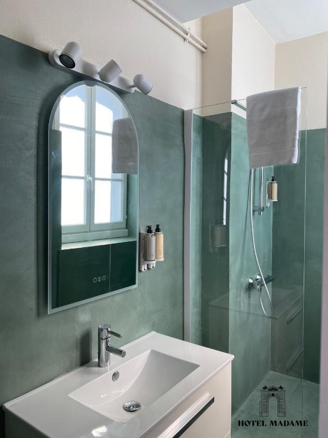 Deluxe Queen Room,1306628413:JPEG